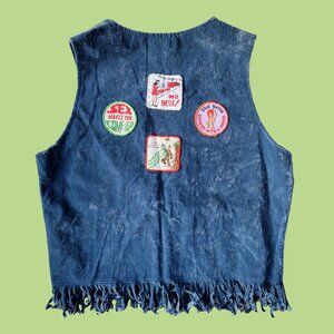 ✩⋆｡ vintage 70s velvet blue vest with comedic patches 𖦹°‧✩